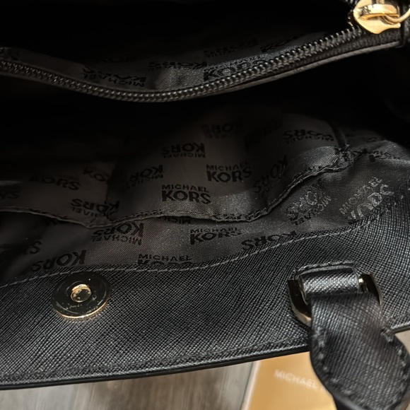 Brand new purse never used - Picture 5 of 5